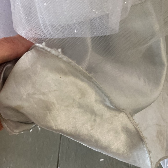 Prom dress size 6, plenty of length, slight train. - Picture 11 of 11